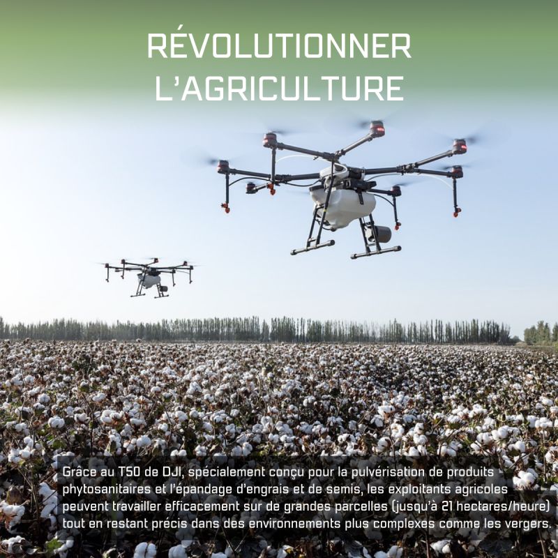 Drones agricoles pulvérisant sur un champ pour l’agriculture de précision