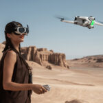 Télépilote utilisant un drone FPV immersif pour une expérience de vol et de prise de vue innovante